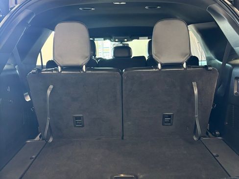 Used 2022 Ford Explorer ST image 18