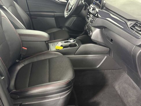 Used 2025 Ford Escape ST-Line image 14