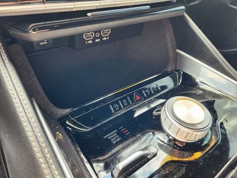 Used 2024 Jeep Wagoneer L 4WD image 18