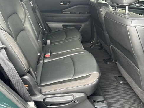 Used 2022 Nissan Pathfinder SL w/ SL Black Package image 17