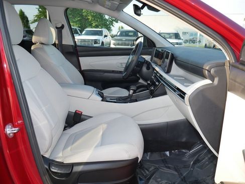 Used 2025 Hyundai Tucson SEL FWD image 22