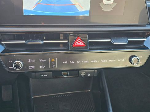 Used 2023 Kia Niro EX image 20