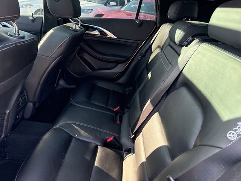 Used 2018 INFINITI QX30 AWD image 15