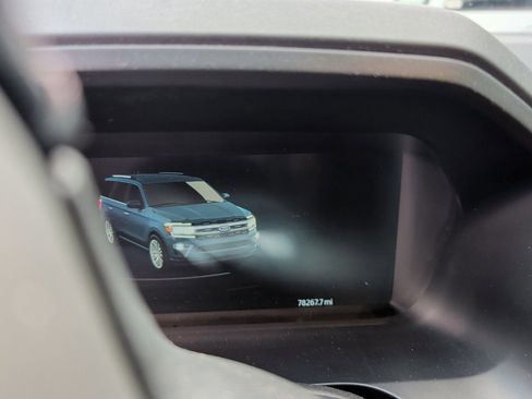 Used 2022 Ford Expedition Limited image 7