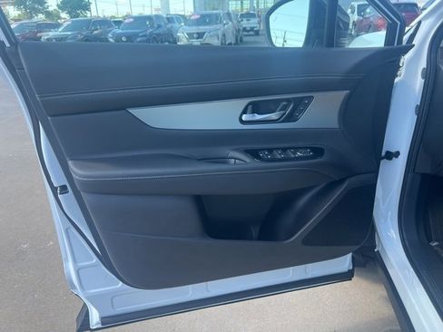 New 2025 Nissan Murano SL image 11