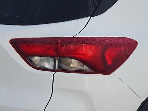 Used 2024 Chevrolet TrailBlazer LT w/ Driver Confidence Package image 7