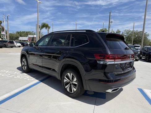 New 2026 Volkswagen Atlas SE image 5