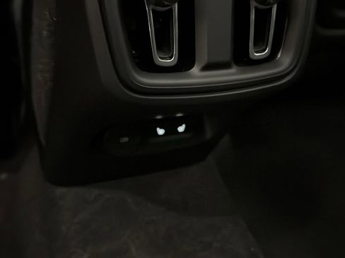 Used 2026 Volvo XC40 B5 Plus w/ Protection Package Premier image 28