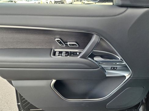 New 2026 Land Rover Range Rover SE image 11