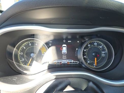 Used 2018 Jeep Cherokee Limited w/ Technology Group image 10