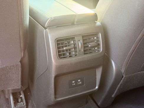 Used 2023 Nissan Rogue SV FWD image 25