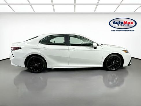 Used 2024 Toyota Camry SE FWD image 10