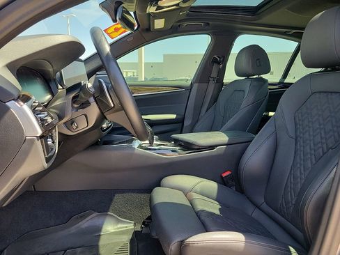 Used 2023 BMW 530i w/ Premium Package RWD image 19