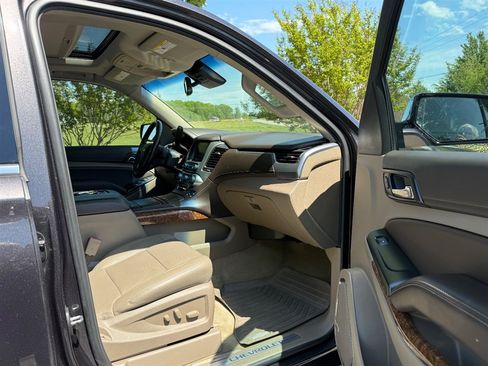 Used 2017 Chevrolet Tahoe Premier AWD/4WD image 16