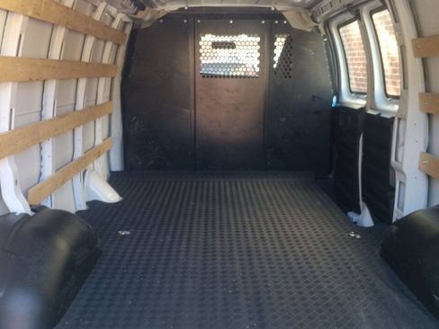 Used 2023 GMC Savana 2500 w/ Driver Convenience Package image 13