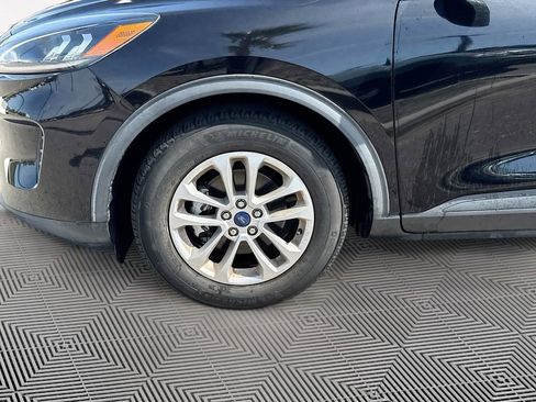 Used 2020 Ford Escape SE image 21