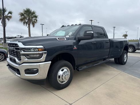 New 2026 RAM 3500 Tradesman AWD/4WD image 3