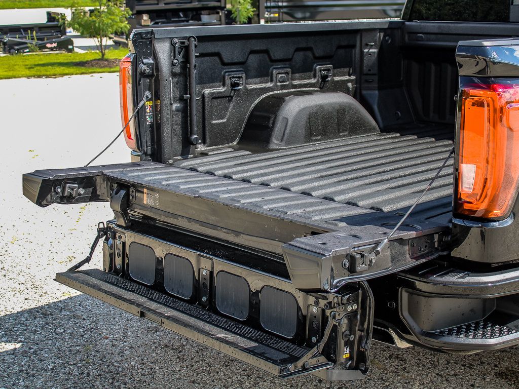 Used 2023 GMC Sierra 1500 Denali w/ Technology Package AWD/4WD image 15