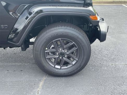 New 2025 Jeep Gladiator Sport image 34