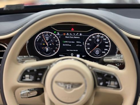 Used 2022 Bentley Flying Spur Plug-In Hybrid image 74