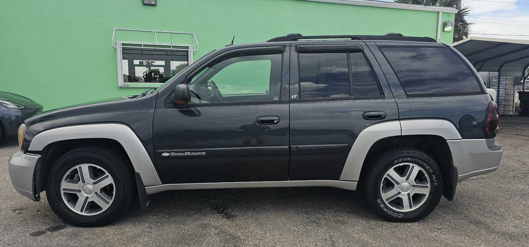 Used 2004 Chevrolet TrailBlazer LT w/ LT Preferred Equipment Group AWD/4WD image 2