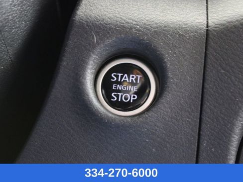 Used 2024 Nissan Frontier SV w/ SV Convenience Package image 11