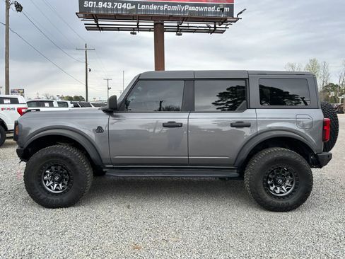 Used 2022 Ford Bronco Black Diamond w/ Sasquatch Package image 2