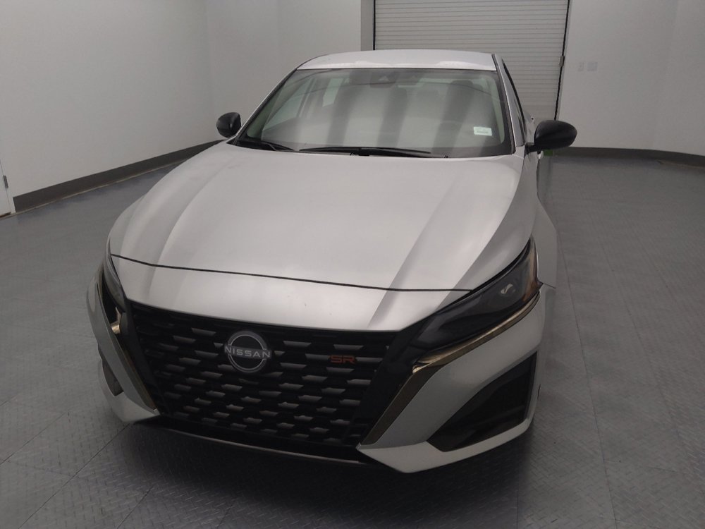 Used 2025 Nissan Altima 2.5 SR FWD image 15