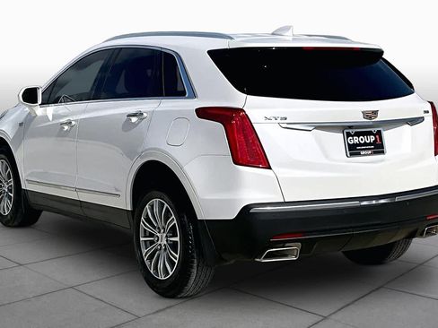Used 2017 Cadillac XT5 Luxury w/ Driver Awareness Package FWD image 11