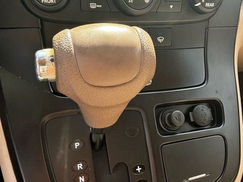 Used 2008 Kia Sedona LX image 18