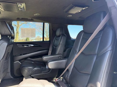 Used 2017 Cadillac Escalade ESV Platinum image 15