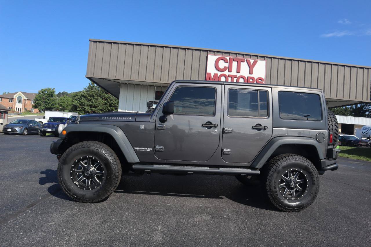 Used 2017 Jeep Wrangler Unlimited Rubicon w/ Cold Weather Group AWD/4WD image 17