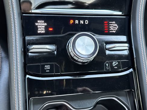 Used 2022 Jeep Grand Cherokee Summit image 16