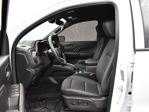 Used 2025 Chevrolet Colorado Trail Boss image 8