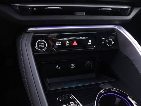 Certified 2025 Audi Q5 Premium Plus w/ Premium Plus AWD/4WD image 9