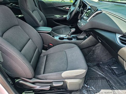 Used 2025 Chevrolet Malibu LT FWD image 38