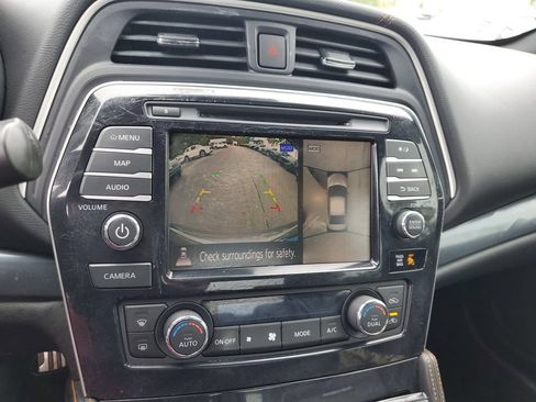 Used 2023 Nissan Maxima SR w/ Sport Mat Group FWD image 25