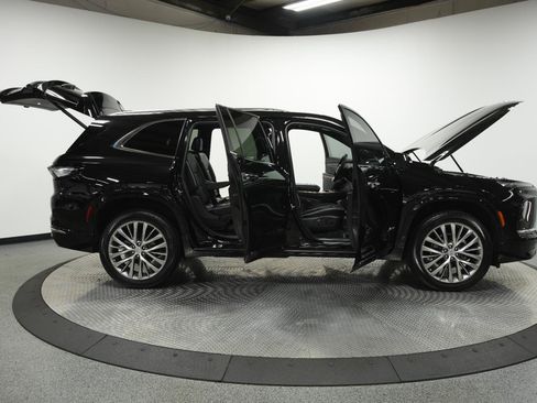 Used 2026 Buick Enclave Avenir w/ Super Cruise Package FWD image 11
