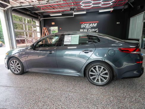 Used 2019 Kia Optima EX w/ EX Premium Package FWD image 2