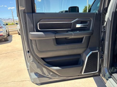 New 2026 RAM 2500 Laramie AWD/4WD image 17
