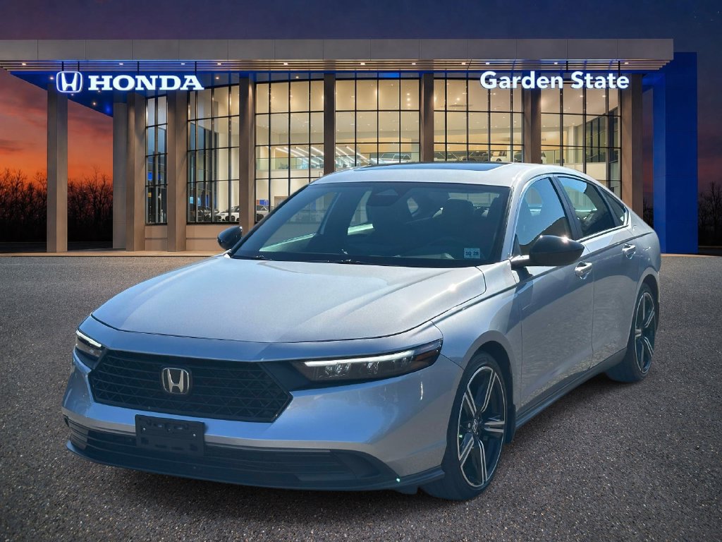 Used 2023 Honda Accord Sport image 2