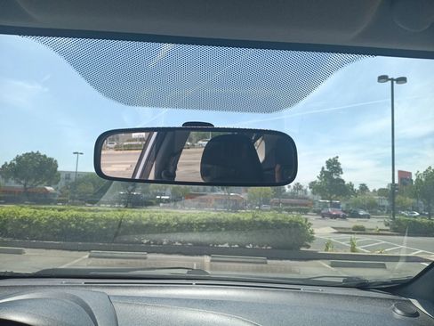 Used 2011 Honda Fit image 19