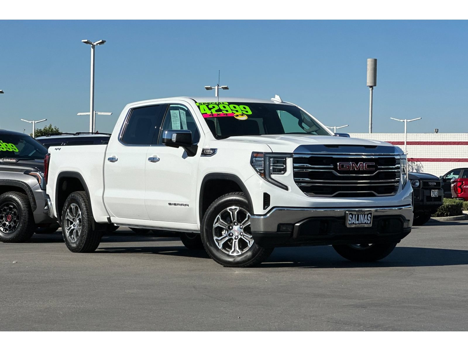 Used 2025 GMC Sierra 1500 SLT AWD/4WD image 2