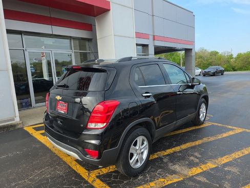 Used 2018 Chevrolet Trax LT w/ Driver Confidence Package FWD image 3