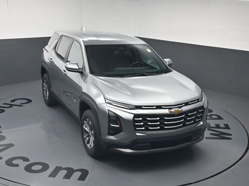 Used 2026 Chevrolet Equinox LT FWD image 31