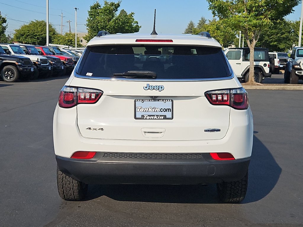 Used 2022 Jeep Compass Latitude w/ Convenience Group AWD/4WD image 5