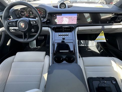 New 2026 Porsche Panamera 4 image 13