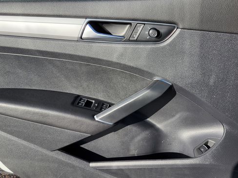 Used 2017 Volkswagen Passat 1.8T S image 23