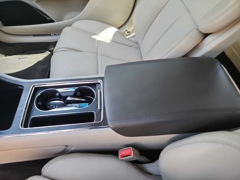 Used 2017 Lincoln Continental Reserve w/ Technology Package AWD/4WD image 28