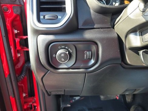 Used 2024 RAM 2500 Big Horn w/ Safety Group image 18